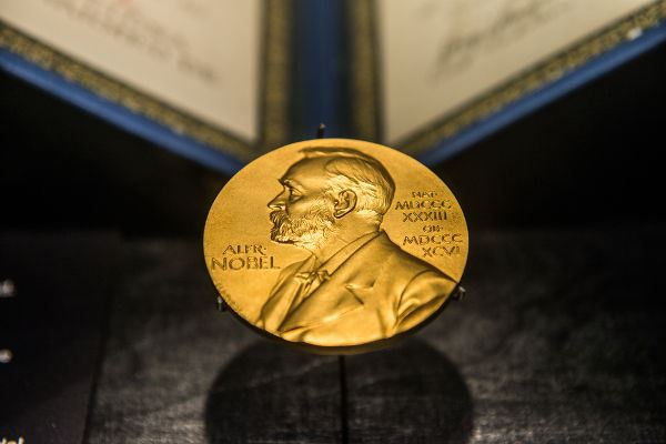 O caminhar da evolução humana: premiação do Nobel revela descobertas e condutas transformadoras